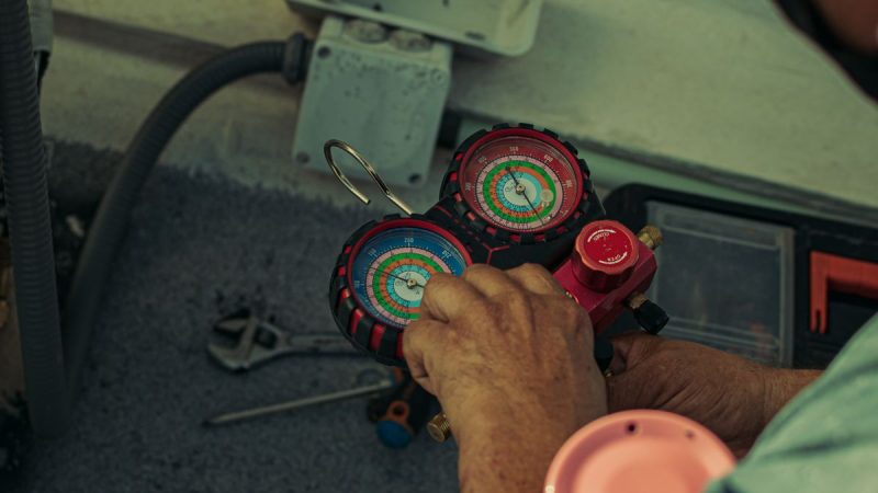 Re-gassing and pressure checks